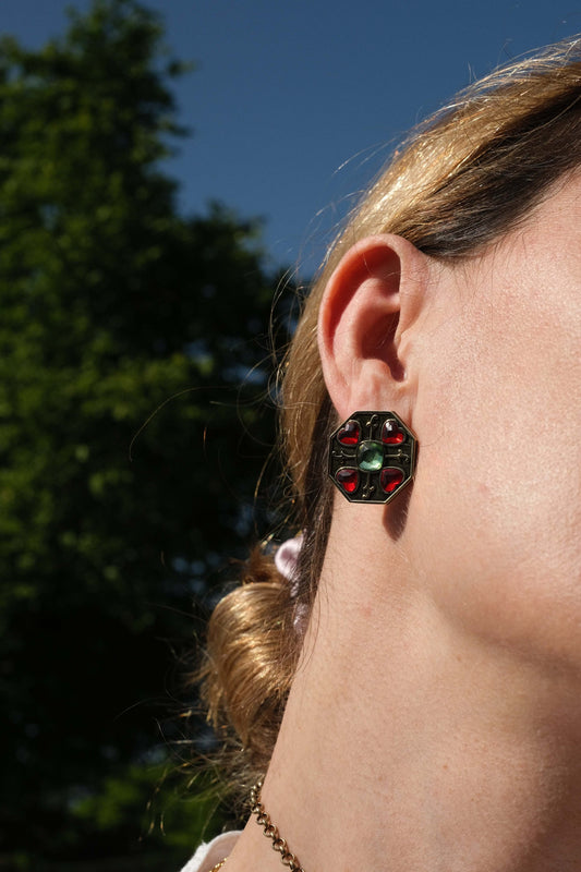 Heart Garden Earrings with delicate heart-shaped crystals and peridot-coloured stones, exclusive jewellery, heritage inspired jewelry.