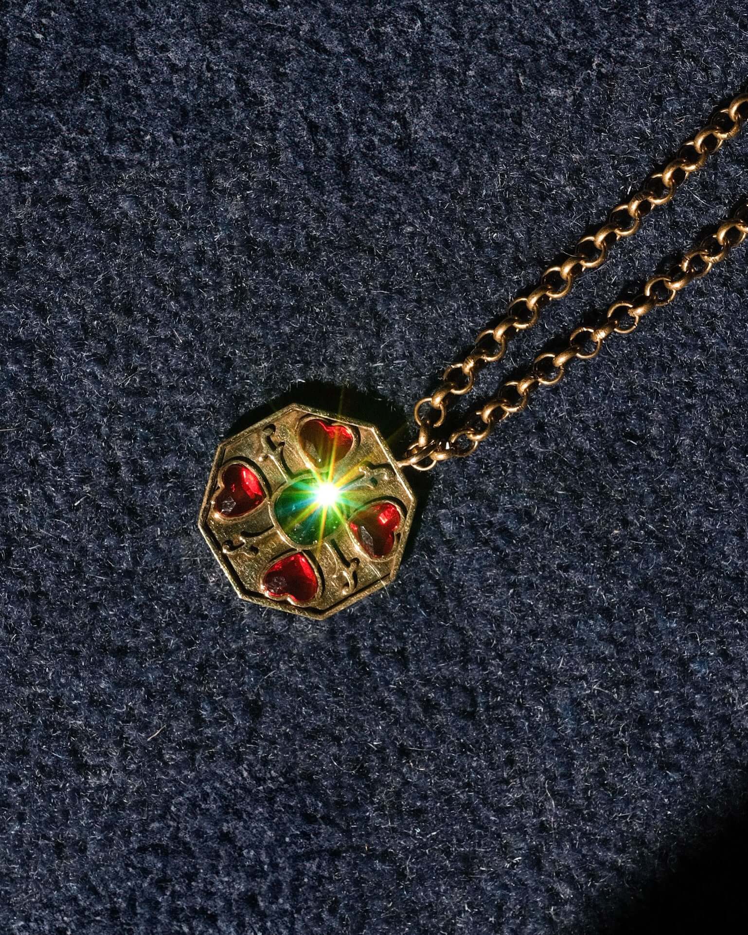 Heart Garden Pendant with peridot-coloured cushion-cut crystal and delicate floral heart stones, art deco inspired jewelry, exclusive jewellery.